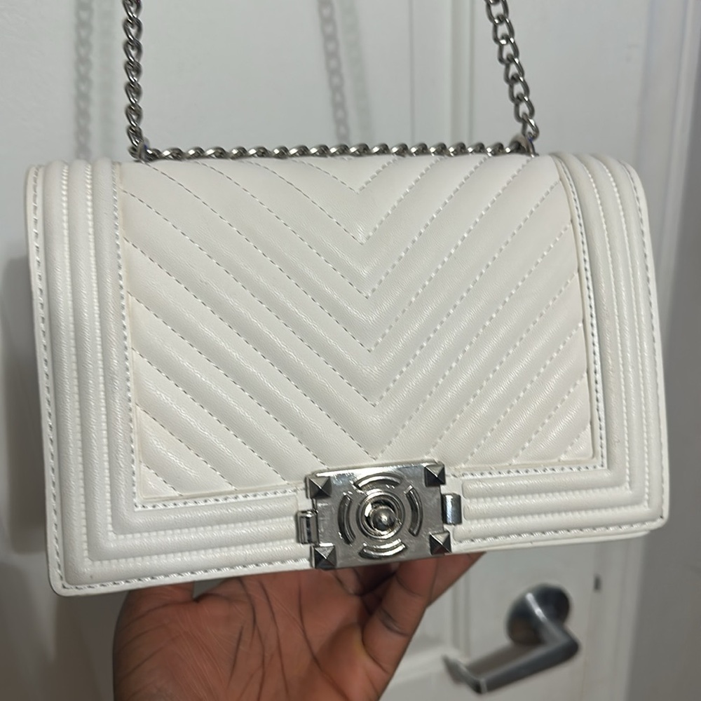 Elegant White Quilted Chain Bag